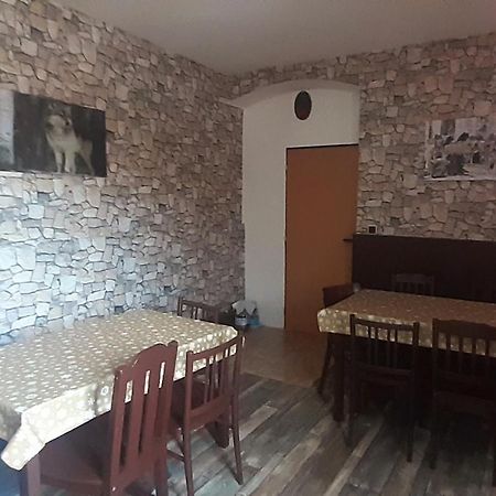 Отель Penzion U Draci Skaly Svojse Экстерьер фото